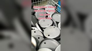 รูเจาะรูแผ่นสปริงด้านบนเป็นอย่างไร?